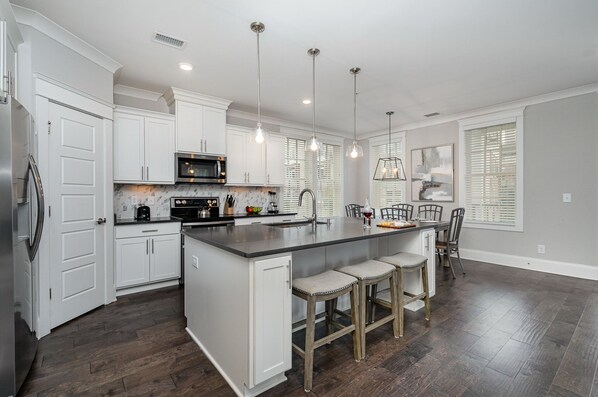 House (3 Bedrooms) | Interior - Willow-walk to Centennial Park-5 Mins to Broadway (Nashville)