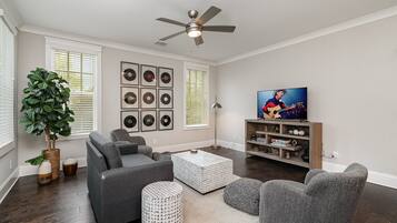 House (3 Bedrooms) | Front of property