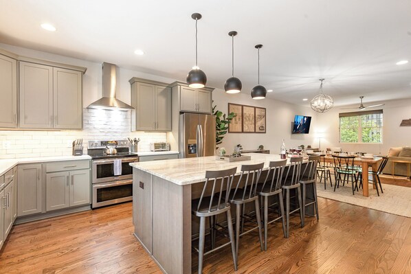 House (3 Bedrooms) | Interior - Nashville Comfort-mins to Broadway-12th S District (Nashville)