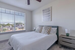 1 Schlafzimmer, Schreibtisch, Bügeleisen/Bügelbrett, WLAN