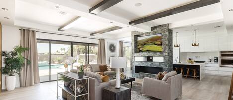 House (5 Bedrooms) | Interior