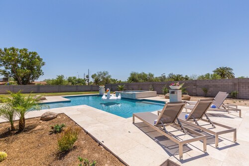 Sport & Splash - Pickle Ball - Sports Court -pool & Spa