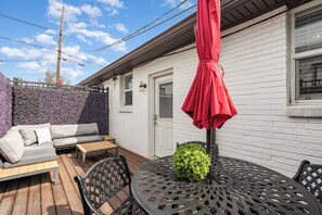 House (2 Bedrooms) | Interior - Lucent Pearl - Private Patio - Near Broadway (Nashville)