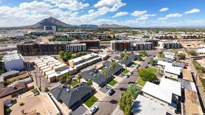 Interior - Dawn - Walk to Old Town & Entertainment District (Scottsdale)
