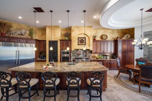 House (4 Bedrooms) | Interior - Desert Mountain Majesty - Private Spa&guest Casita (Cave Creek)