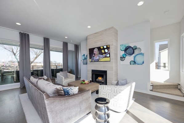 House (2 Bedrooms) | Interior