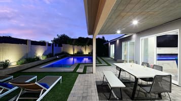 ํ์ฐ์ค (4 Bedrooms) | ๋ด๋ถ