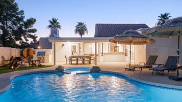 House (5 Bedrooms) | Interior