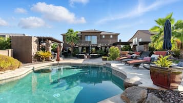 House (5 Bedrooms) | Front of property