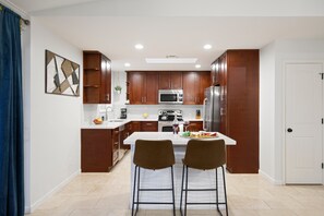 Rumah (6 Bedrooms) | Interior