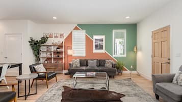 House (4 Bedrooms) | Interior