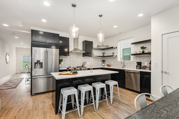 House (4 Bedrooms) | Interior