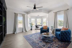 Maison (Multiple Bedrooms) | Intérieur