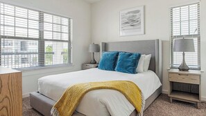 1 makuuhuone, työpöytä, silitysrauta/-lauta, Wi-Fi