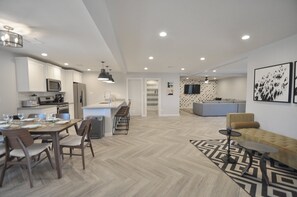 Maison (5 Bedrooms) | Intérieur