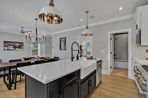 House (4 Bedrooms) | Interior - Tenor - Private Rooftop - 8 Mins to Broadway (Nashville)