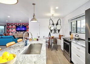 Interior - Disco in the Desert - Walk 2 Old Town - Pool Heat Available (Scottsdale)