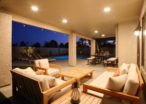 House (5 Bedrooms) | Interior