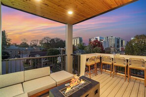 House (4 Bedrooms) | Front of property - Luxe-rooftop Echo-private Deck-4 Mins Broadway (Nashville)