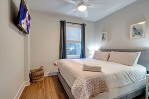 Interior - Mesmerize Melrose - Mins to Broadway - 2 Bedrooms (Nashville)