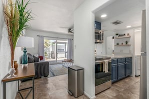 Interior - Blue Abode - Old Town Scottsdale - Pool &bbq Grill (Scottsdale)