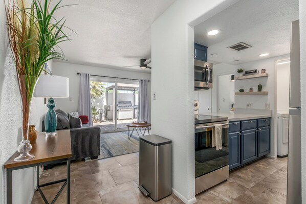 Interior - Blue Abode - Old Town Scottsdale - Pool &bbq Grill (Scottsdale)