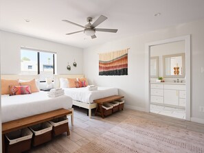 House (6 Bedrooms) | Interior