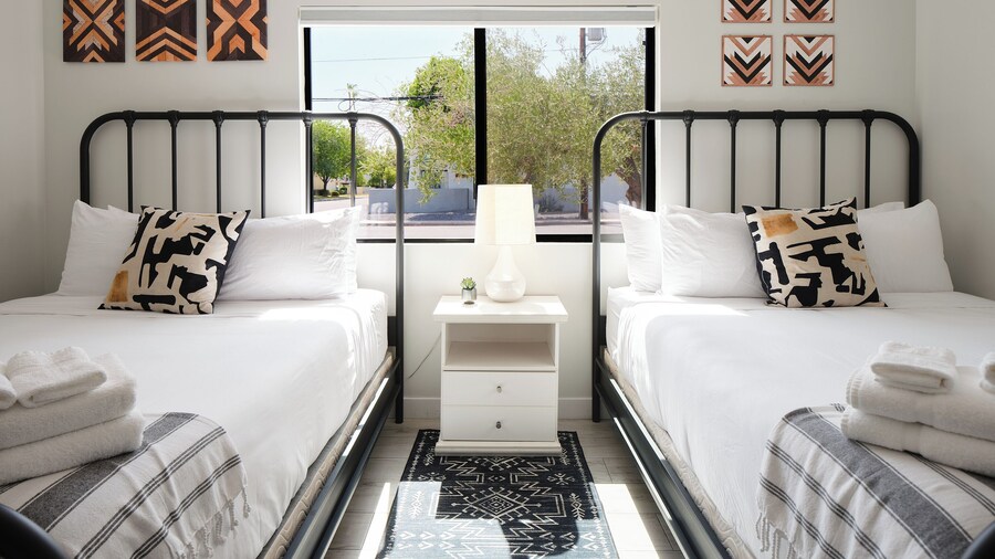 Sunset - Private Pool & Spa - Walk to Old Town