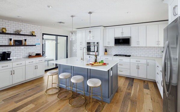 House (4 Bedrooms) | Interior