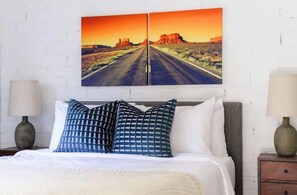 Interior - Nova-in the Middle of Old Town-walk to Everything! (Scottsdale)