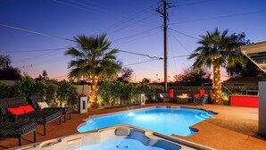 A swimming pool with hot tubs, outdoor seating, and palm trees. - Modern Roose-pool Heat Available-hot Tub- Old Town (Scottsdale)