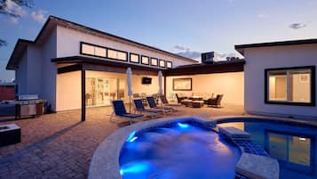 House (5 Bedrooms) | Interior