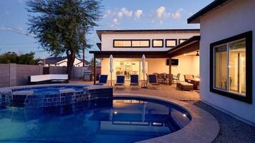 House (5 Bedrooms) | Interior