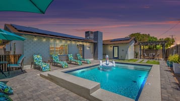 House (4 Bedrooms) | Front of property