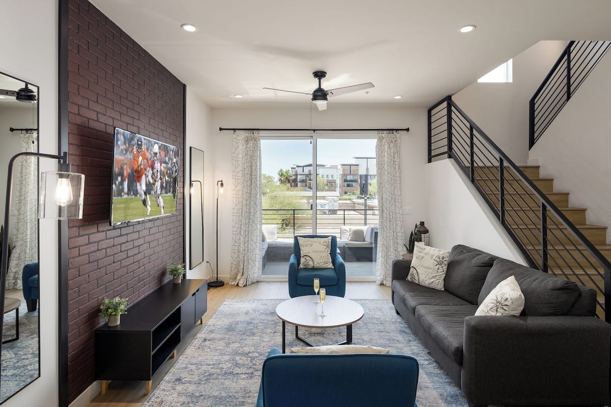 House (2 Bedrooms) | Front of property