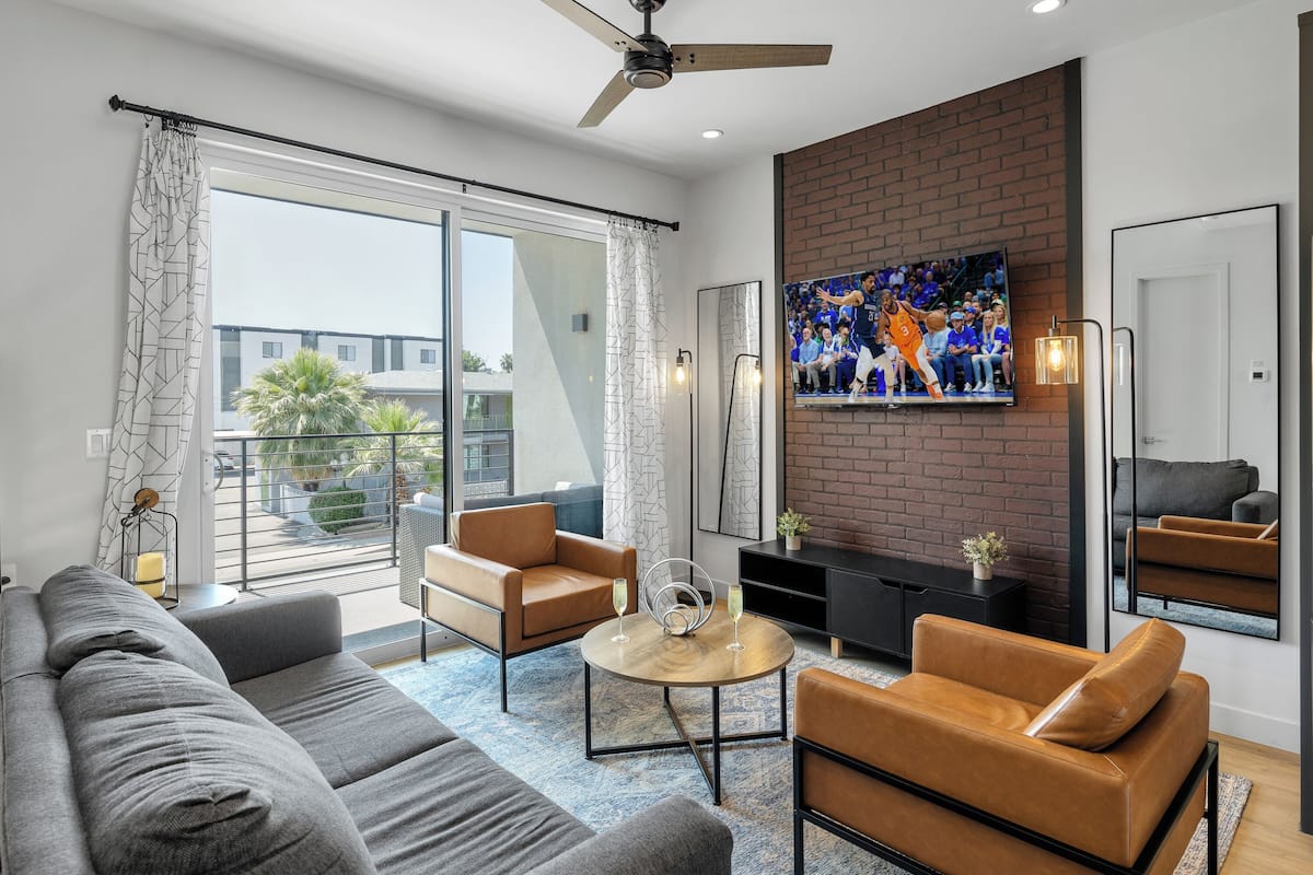 House (2 Bedrooms) | Front of property
