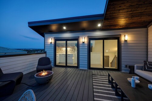 Elevate - Modern Luxury - Stunning City Views