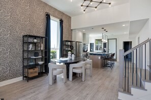 House (4 Bedrooms) | Interior - Elevate - Modern Luxury - Stunning City Views (Nashville)