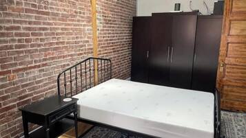 1 bedroom, iron/ironing board, internet, bed sheets