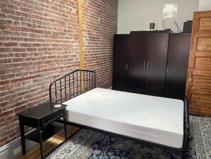 1 chambre, fer et planche à repasser, accès à Internet, literie fournie