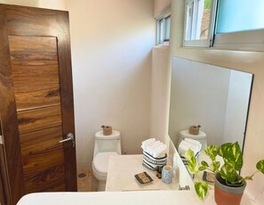 Handtücher, Seife, Toilettenpapier