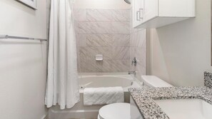 Bathroom - Landing | Spectacular 1BD, Clubhouse, Gym (Fort Worth)