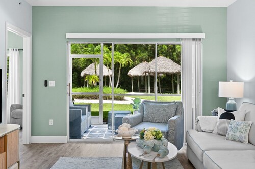 Charming 2-bedroom condo in beautiful Naples