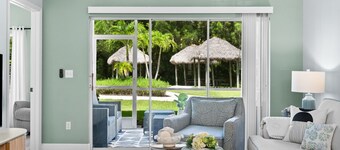 Charming 2-bedroom condo in beautiful Naples