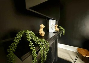 Luxury Apartment, Multiple Beds, Non Smoking, Air conditioning | Living area | 32-inch Smart TV with digital channels, Netflix, Hulu
