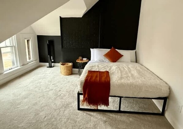 Luxury Apartment, Multiple Beds, Non Smoking, Air conditioning | Egyptian cotton sheets, premium bedding, memory-foam beds, free minibar