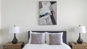 1 habitación, escritorio, tabla de planchar con plancha y wifi