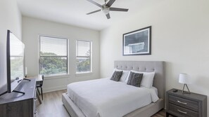 2 habitaciones, escritorio, tabla de planchar con plancha y wifi 