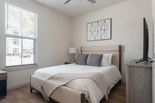 1 bedroom, desk, iron/ironing board, WiFi