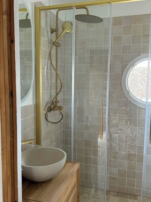 Hair dryer, towels